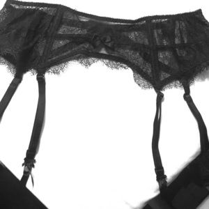 NWT Victoria's Secret Black Chantilly Lace Garter